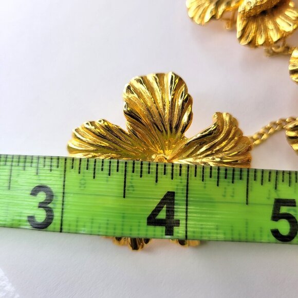 Gold Plated Three Hibiscus Flower Brooch Pin - Picture 8 of 12